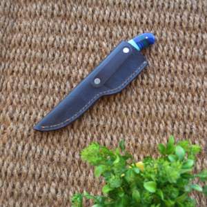 Cuchillo de Caza Galway Grove Industrial, Hecho a Mano, de Acero Inoxidable Damasco, con Mango Decorativo Grabado, Punta de Clip, Filo Plano, Fijo - Product Image 5