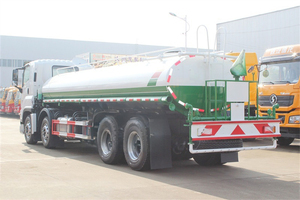 Autocisterna Giapponese ISUZU da 10000 Galloni, Camion Cisterna Idrica Adatto per la Pulizia delle Strade - Product Image 2