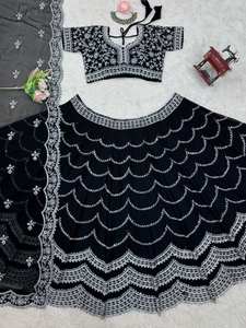 Impresionante Conjunto de Lehenga Choli Tradicional de Faux Georgette con Intrincados Detalles Florales de Zari Plateado, Brillo, Secado Rápido, para Todas las Temporadas y Fiestas, Estilo Indio - Product Image 5