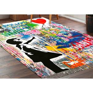 Alfombra con Estampado de Chica de Banksy Inspirada en el Graffiti: Decoración Interior de Arte Moderno, Alfombra Suave No Tejida - Product Image 2