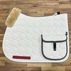 Tapis de selle tout usage TOUGH TACK en velours blanc, matelassage alvéolé, rembourrage en mousse 19 mm pour coussin et poche de rangement pour l'équitation - Product Image 1