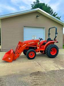 Achetez maintenant, livraison rapide, en stock, tracteur de jardin LA526 rouge abordable avec chargeur frontal, tracteur à 4 roues motrices, moteur multifonctionnel. - Product Image 5