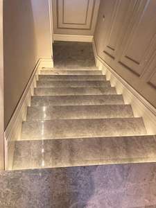 Carreaux en porcelaine effet marbre gris toundra poli moderne, grande dalle avec design graphique pour utilisation hôtelière - Product Image 6