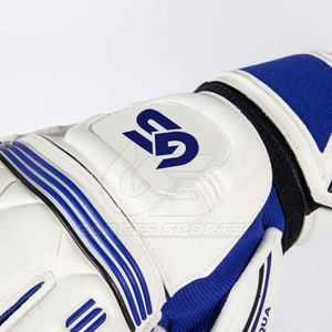 Gants de gardien de but en cuir professionnels de haute qualité respirant coupe-vent léger gants de Football de Football de doigt complet - Product Image 4