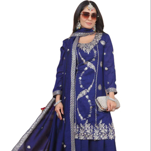 Spécial Eid & Ramadan : Magnifique ensemble salwar trois pièces en soie, col rond, broderies riches, prix de gros. - Product Image 1