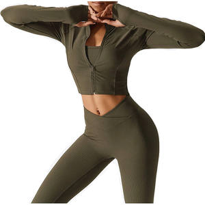 Ensemble de vêtements de sport de yoga de haute qualité avec logo personnalisé, vente en gros, vêtements de sport pour femmes, hauts courts à manches longues, soutien-gorge de sport, leggings - Product Image 6