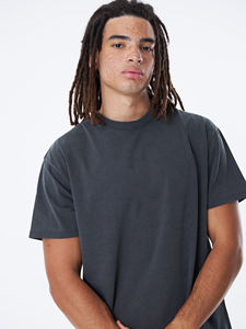 Fabricación profesional Hombres Camisetas Street Fashion Loose manga corta Color sólido Camiseta para la venta - Product Image 3