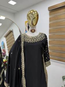 Ensemble de fête de mariage moderne Chinon : Lehenga, Kurta et pantalon imprimés devant/arrière avec Dupatta, séchage rapide, en tissu Rayon - Product Image 3