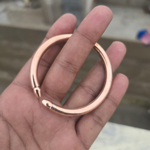 Pulsera de cobre hecha a mano con diseño único para unisex de Decor World Expo - Product Image 1