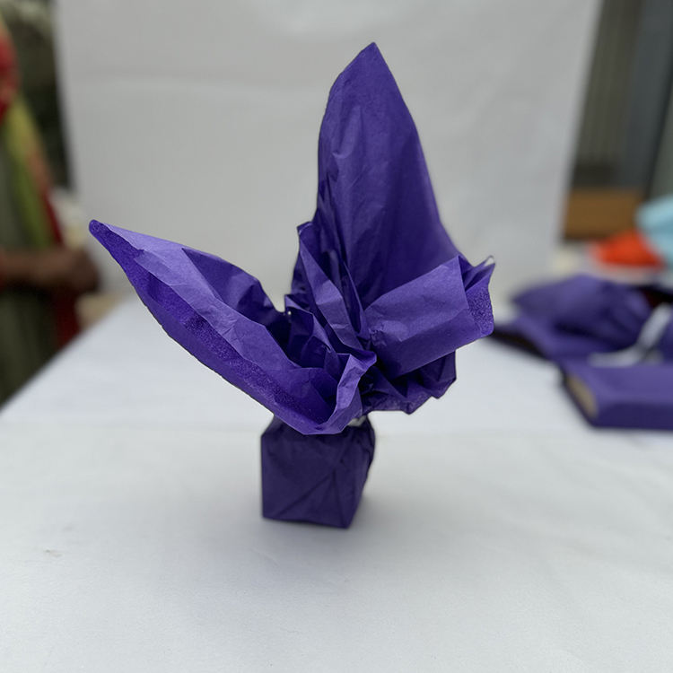 Multiple solid colors available