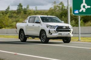 รถยนต์โตโยต้า ไฮลักซ์ ดับเบิ้ลแค็บ ปี 2024 เครื่องยนต์เบนซิน 2.7 ลิตร เกียร์อัตโนมัติ ตัวท็อป ครบครัน ใช้งานน้อย สภาพดี พร้อมส่งเร็ว ขาย - Product Image 4