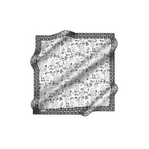 Écharpe en soie satinée imprimée pour filles - Motif léopard et pois - Product Image 1