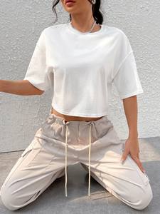 2025 tendance haut court écologique avec T-shirt à épaules tombantes pour femmes Logo personnalisé et tissu respirant meilleure qualité - Product Image 5