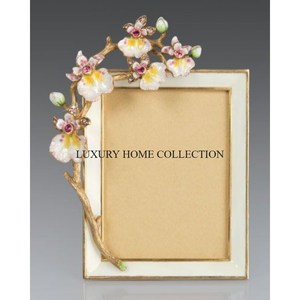 Sophisticated Metal Photo Frame with Classic Detailing and Ornate Finished Perfect for Creating a Timeless Photo Gallery <b>Wall</b> - Product Image 5