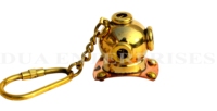 Porte-clés Casque de Plongée Vintage en Laiton - Léger et Étanche, Tendance Mode, Design Personnalisable, Thème Nautique, Cadeau de Noël