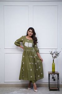 Ropa étnica india lanzando nueva colección de diseñador Mul algodón hilo pesado bordado trabajo Top y pantalón a precio de fábrica - Product Image 6