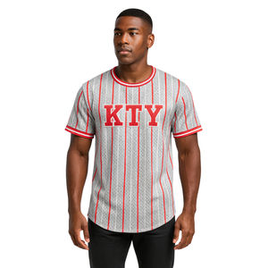 เสื้อเบสบอลแบบสวมหัวลายทางสีเทา KAP แบบกำหนดเอง ผลิตจากผ้าโพลีเอสเตอร์ตาข่าย 100% เสื้อยืดสโมสรนักศึกษาพร้อมโลโก้ปัก - Product Image 1