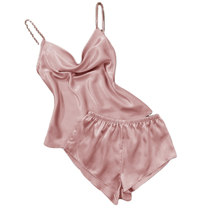 Conjunto de dos piezas de ropa de dormir sexy de verano para mujer con banda para el cabello, Conjunto de pijama corto sin mangas de satén - Product Image 1