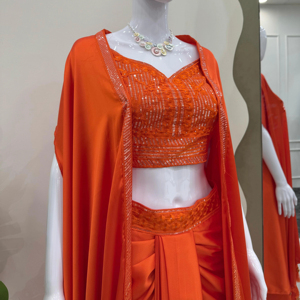 Fabriqué à la main ethnique Excellence Satin fil de soie paillettes Choli prêt à porter drapé Dhoti & gland finition haussement d'épaules - Product Image 1