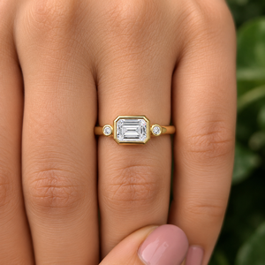 แหวนหมั้นเพชรเม็ดเดี่ยว ทองคำขาว 14K ทรงเหลี่ยมมรกต ฝังเพชรแล็บโกรว์ 1.60 กะรัต รับรองโดย IGI แหวนแต่งงาน - Product Image 2