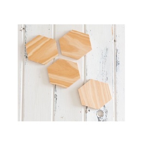 Dessous de verre en résine époxy bleu océan Tapis et tampons de tasse à thé en bois et en résine de couleur personnalisée unique disponibles en gros - Product Image 4