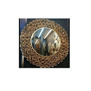 Nouvel arrivage de miroir mural en métal avec design de fleurs plaqué or de haute qualité et finition taille personnalisée pour le salon - Product Image 4