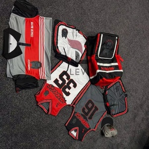 Ensemble de basket-ball personnalisable de haute qualité, respirant, tailles sur mesure, maillot et short imprimés, sac inclus - Product Image 3