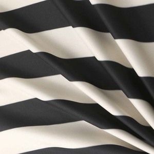 OEM/ODM Vêtements pour hommes de bonne qualité à rayures personnalisées Grande taille Ensembles t-shirts et shorts en coton respirant pour hommes High Street - Product Image 6