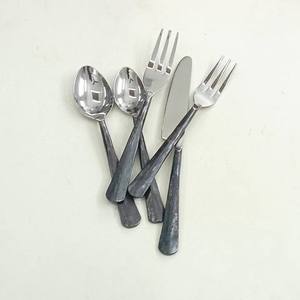 Juego de cubiertos ligeros aptos para lavavajillas de lujo de acero espejado de grado alimenticio con mango de resina rosa para cubiertos de boda de Hotel - Product Image 4