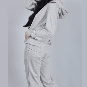 Ensemble de vêtements de sport en polyester de haute qualité pour femmes survêtements de course de gymnastique en gros séchage rapide et respirant pour adultes - Product Image 2