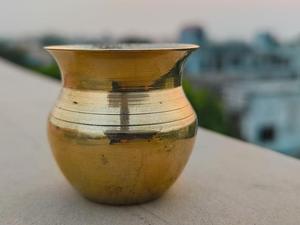 Pot d'eau en laiton de dernière conception pour verres Lota d'eau de taille et de forme personnalisées de qualité supérieure - Product Image 4