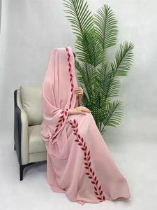 Vêtement ethnique, robe kaftan, <span class=keywords><strong>djellaba</strong></span> arabe modeste de longueur totale avec capuche et fermeture à boutons - Product Image 2