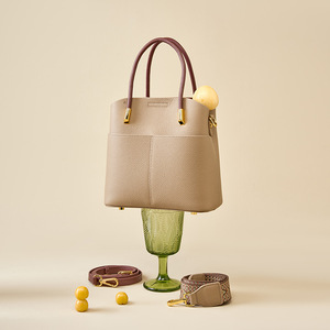 กระเป๋าทรงถังหนังวัวแท้ดีไซน์เนอร์กระเป๋าถือทรงสี่เหลี่ยมสำหรับผู้หญิงกระเป๋าถือแบบเปิดสองมือจับแบบพกพาแบรนด์ดังขายส่ง - Product Image 6