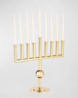 Ménorah artistique en forme de palmier doré avec un design de branches sculptées pour une décoration intérieure luxueuse et un style festif à la lumière des bougies