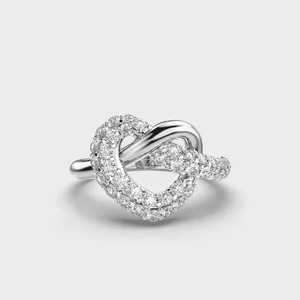 Anillo de compromiso de diamante de laboratorio de corte redondo de 1,80 quilates en forma de corazón cruzado sobre eternidad estilo informal joyería de boda - Product Image 2