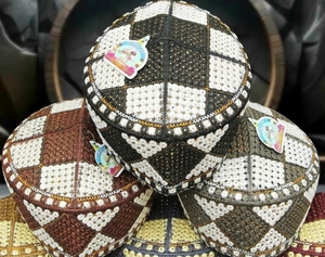 Vente en gros de chapeaux afghans Kufi Casquettes islamiques en polyester brodées traditionnelles populaires au Tadjikistan Ouzbékistan Commandes en gros disponibles - Product Image 4