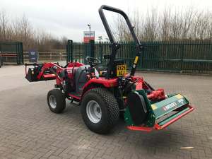 Tracteur agricole d'occasion Massey Ferguson 1525, 25 CV, transmission par engrenages, 4 roues motrices, rouge, utilisation agricole, chargeur frontal, garantie de 6 mois - Product Image 2