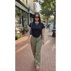 T-shirt da donna taglie forti con scollo rotondo e maniche corte, stampa floreale, in jersey di seta e cotone, casual, con logo a fantasia floreale, per l'estate - Product Image 2