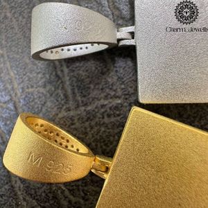 Charm_Jewels Colgante de Plata 925 con Moissanita en Forma de Bola de Billete de Dólar, Bañado en Oro de 18K, Certificado IGI, Temática Hip Hop, Unisex, Para Uso Diario - Product Image 2