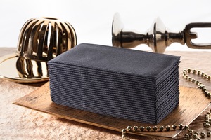 Serviettes de table pliées en accordéon en papier noir Airlaid effet lin 16x16 douces absorbantes biodégradables certifiées FSC modernes - Product Image 4