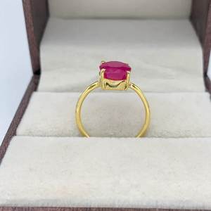 Bague en verre rubis plaqué or au design romantique pour femme, en argent sterling 925, avec diamants taille ovale sertis à griffes, idéale pour les soirées - Product Image 4