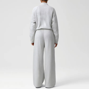 Survêtement de sport en velours de haute qualité personnalisé |   Nouvelle mode, pantalon large pour femmes, streetwear, ensemble décontracté pour le travail, vente en gros - Product Image 3