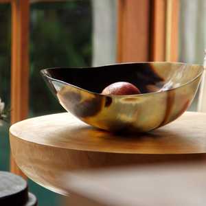 Prix de gros Bol de table de service en corne de buffle naturelle avec beauté naturelle et courbes élégantes pour un intérieur conscient - Product Image 4