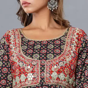 New Trending Look Seasonable Wear Cotton Rayon Printed Kurta Collection For Indian Girls Readymade Cheap Low Price Wholesale