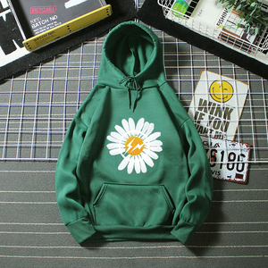 ชุดลำลองสองชิ้นสำหรับผู้หญิงสำหรับฤดูร้อน ระบายอากาศได้ดี พร้อมโลโก้ด้านหน้า กางเกงขาสั้นเหนือเข่า - Product Image 4