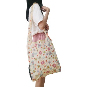 Bolsa de Compras Plegable de Fibra de Poliéster, Tamaño y Diseño Personalizables para Supermercados y Tiendas - Product Image 1