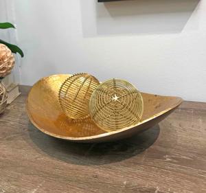 Bol décoratif élégant en laiton doré incurvé, décoration de table minimaliste, idéal pour le salon et l'usage quotidien, vente en gros en provenance d'Inde - Product Image 6