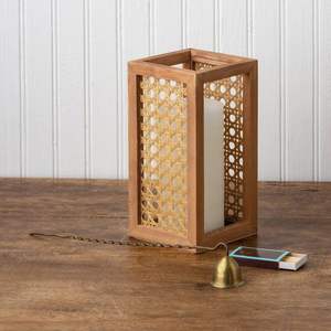 Bougeoir en rotin artisanal pour décor de ferme rustique avec un design tissé complexe et un charme esthétique vintage - Product Image 4