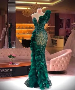 Robe de soirée maxi élégante en satin turc perlé, style vintage, avec des détails de dentelle florale en cristal scintillant et perles, respirante - Product Image 1