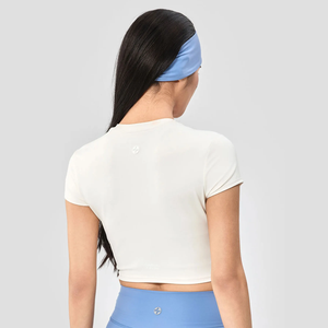 Top corto de estilo deportivo ajustado OEM para mujer para gimnasio, Yoga, Jersey elástico con función antibolitas, logotipo personalizado estampado para el verano - Product Image 3